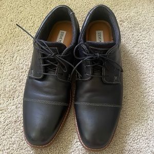 Steve Madden - Black leather dress shoes - mens size 8